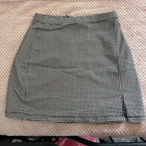 Hollister Black and White Mini Skirt